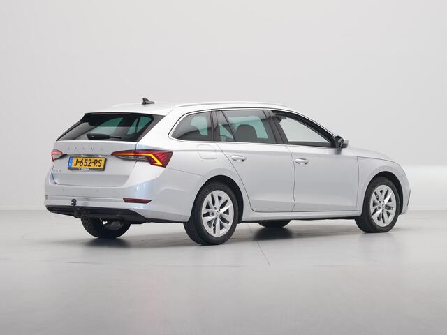 Skoda OCTAVIA Combi 1.5 TSI 150pk First Edition Trekhaak Navigatie Stoelverwarming Acc Pdc