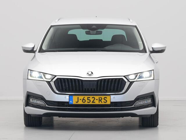 Skoda OCTAVIA Combi 1.5 TSI 150pk First Edition Trekhaak Navigatie Stoelverwarming Acc Pdc