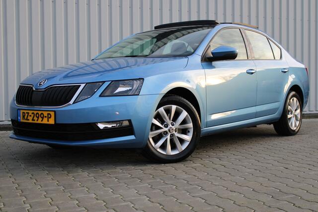 Skoda OCTAVIA 2.0 TDI Greentech Ambition Business | Incl. 12 maanden garantie | Schuif/kantel dak | 1ste eigenaar | Trekhaak | Cruise control | Apple carplay/Android auto | Climate control | Navigatie | DAB radio | NAP kilometerstand |