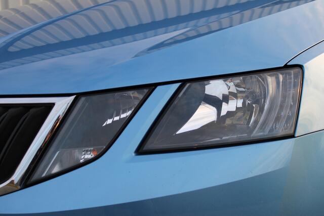 Skoda OCTAVIA 2.0 TDI Greentech Ambition Business | Incl. 12 maanden garantie | Schuif/kantel dak | 1ste eigenaar | Trekhaak | Cruise control | Apple carplay/Android auto | Climate control | Navigatie | DAB radio | NAP kilometerstand |