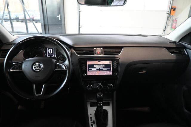 Skoda OCTAVIA Combi 1.0 TSI Greentech Ambition Business Automaat Clima Navigatie Trekhaak Inruil Mogelijk!