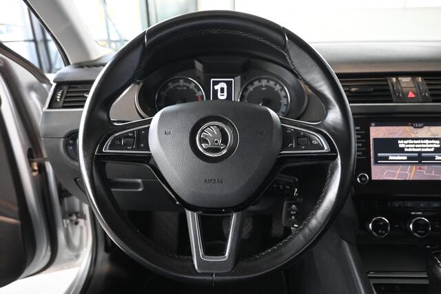 Skoda OCTAVIA Combi 1.0 TSI Greentech Ambition Business Automaat Clima Navigatie Trekhaak Inruil Mogelijk!