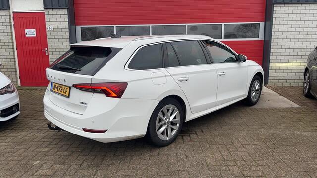 Skoda OCTAVIA Combi 1.0 e-TSI Business Edition Plus AUTOMAAT / TREKHAAK / FULL LED / STOELVERW / KEYLESS / CAMERA / CARPLAY / NL-AUTO