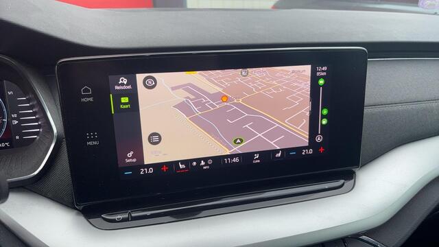 Skoda OCTAVIA Combi 1.0 e-TSI Business Edition Plus AUTOMAAT / TREKHAAK / FULL LED / STOELVERW / KEYLESS / CAMERA / CARPLAY / NL-AUTO