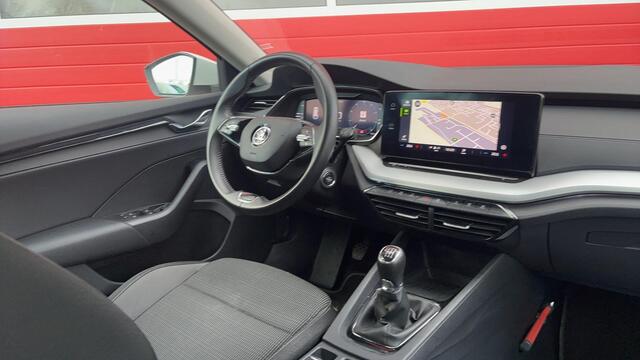 Skoda OCTAVIA Combi 1.0 TSI Business Edition TREKHAAK / FULL LED / CARPLAY / SFEER / NAVI / CLIMA / PDC / NL-AUTO