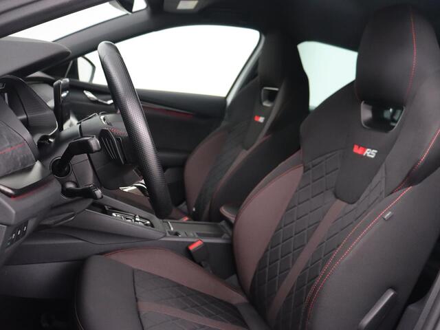 Skoda OCTAVIA 2.0 TSI RS | 245pk | Trekhaak | Stoelverwarming | Adaptive cruise | Camera | Sfeerverlichting | Navigatie | Canton Sound | Sportstoelen | Virtual Cockpit | Full LED