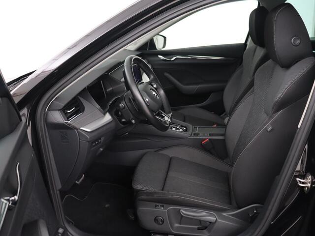 Skoda OCTAVIA 1.4 TSI iV PHEV Business Edition | Head-Up | Stoelverwarming | Adaptive cruise | Camera | Carplay | Sfeerverlichting | Massage | Achterbankverwarming | Navigatie | PHEV | Plug In