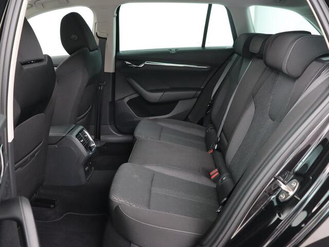 Skoda OCTAVIA 1.4 TSI iV PHEV Business Edition | Head-Up | Stoelverwarming | Adaptive cruise | Camera | Carplay | Sfeerverlichting | Massage | Achterbankverwarming | Navigatie | PHEV | Plug In