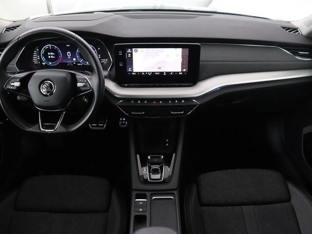 Skoda OCTAVIA 1.4 TSI iV PHEV Business Edition | Head-Up | Stoelverwarming | Adaptive cruise | Camera | Carplay | Sfeerverlichting | Massage | Achterbankverwarming | Navigatie | PHEV | Plug In