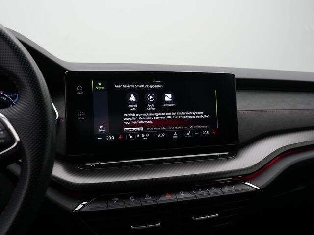 Skoda OCTAVIA 1.4 TSI 245 pk DSG DSG RS iV PHEV | Head-up display | Matrix LED | Stuur-/stoelverwarming | Achteruitrijcamera