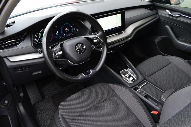 Skoda OCTAVIA Combi 1.4 TSI iV Business Edition LED/Carplay/18'' inch