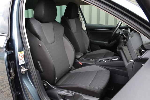 Skoda OCTAVIA Combi 1.4 TSI iV Business Edition LED/Carplay/18'' inch