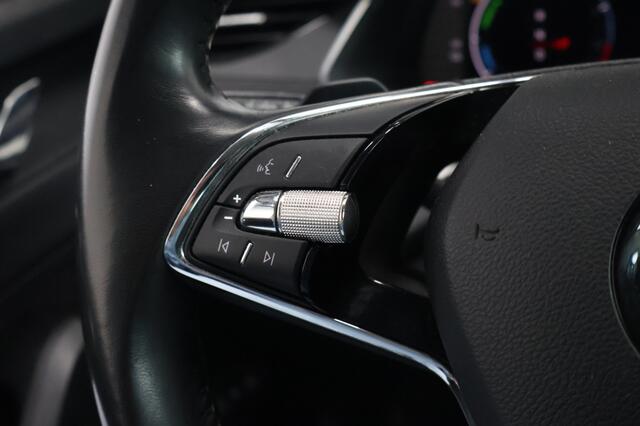 Skoda OCTAVIA Combi 1.4 TSI iV Business | Automaat | Trekhaak | Camera