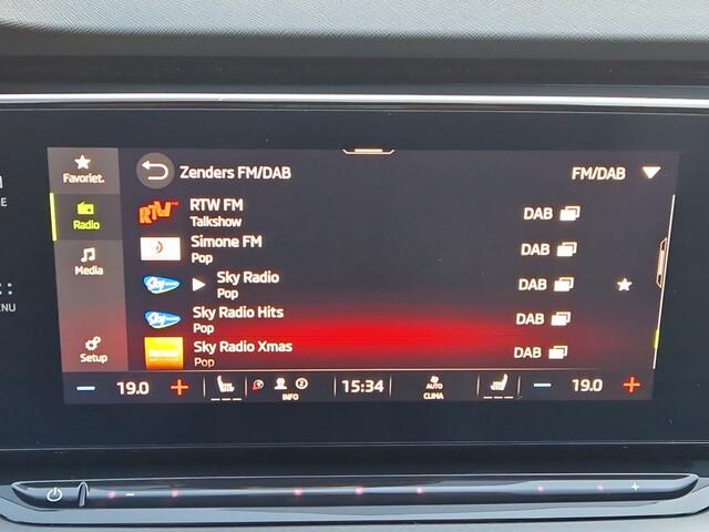 Skoda OCTAVIA Combi 1.0 e-TSI 110PK Automaat Business Edition - Stoelverwarming