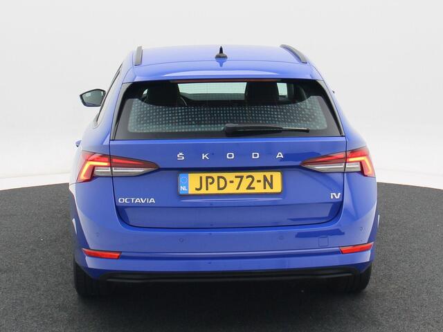 Skoda OCTAVIA Combi 1.4 TSi 204 Pk Automaat iV PHEV Business Edition | Virtual Cockpit | Keyless | CarPlay | Navigatie | ECC | Parkeersensoren | 17 Inch | 37.085 Km