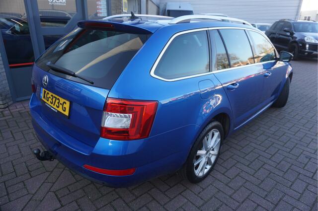 Skoda OCTAVIA Combi 1.6 TDI Style Business Automaat
