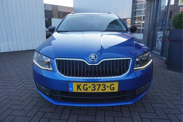 Skoda OCTAVIA Combi 1.6 TDI Style Business Automaat