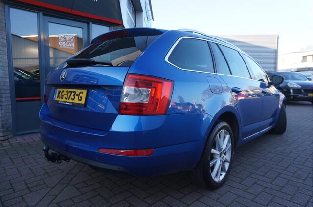 Skoda OCTAVIA Combi 1.6 TDI Style Business Automaat
