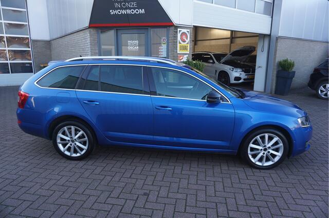 Skoda OCTAVIA Combi 1.6 TDI Style Business Automaat