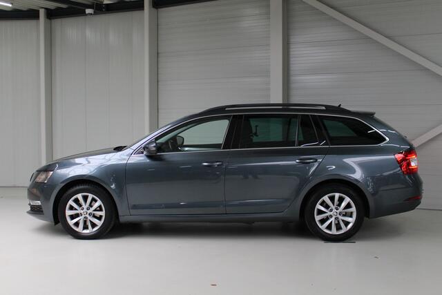 Skoda OCTAVIA Combi 1.0 TSI Greentech Business Edition Navigatie | Trekhaak | Cruise Control | Stoelverwarming
