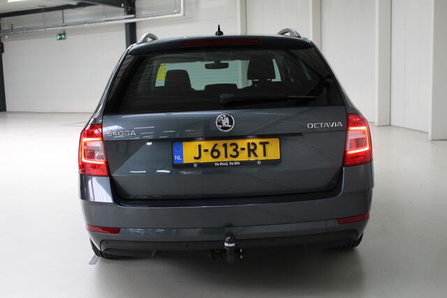 Skoda OCTAVIA Combi 1.0 TSI Greentech Business Edition Navigatie | Trekhaak | Cruise Control | Stoelverwarming