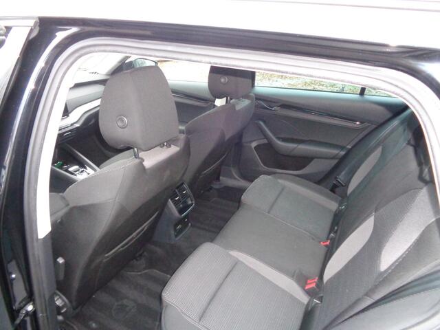 Skoda OCTAVIA Combi 1.4 TSI iV PHEV Business Edition ecc, digidash, lmv, led, navi, dsg