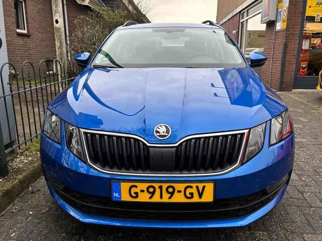 Skoda OCTAVIA Combi 1.0 TSI Greentech Business Edition