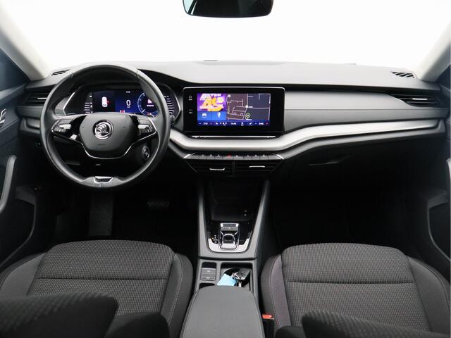 Skoda OCTAVIA Combi 1.5 e-TSI Business Edition/ automaat/ zeer mooi!