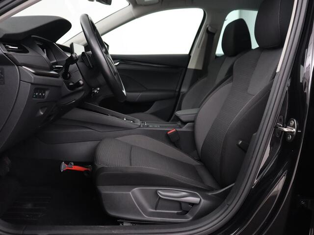 Skoda OCTAVIA 1.4 TSI iV PHEV Business Edition | Stoelverwarming | Adaptive cruise | Carplay | Keyless | Navigatie | Parkeerhulp | Full LED | Digital Cockpit | Climate control | Bluetooth | Plug In