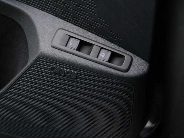 Skoda OCTAVIA Combi 1.4 TSI RS iV 245 pk DSG PHEV Business | Panoramadak | Geheugen-/massagestoelen | Canton | Head-up display | Leder/alcantara | Matrix LED