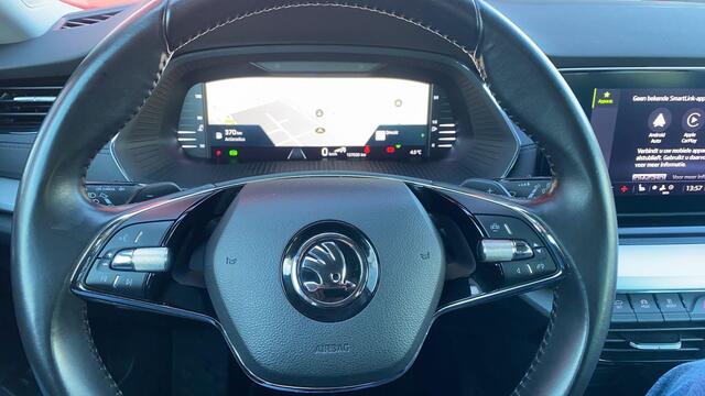 Skoda OCTAVIA Combi 1.0 e-TSI Business Edition AUTOMAAT / STOELVERW / VIRTUAL / CARPLAY / FULL LED / PDC / NL-AUTO