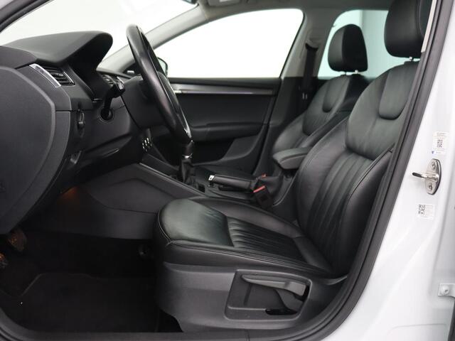 Skoda OCTAVIA 1.0 TSI Business Edition Plus | Leder | Stoelverwarming | Virtual Cockpit | Trekhaak | Full LED | Keyless | Canton Sound | Carplay | Navigatie