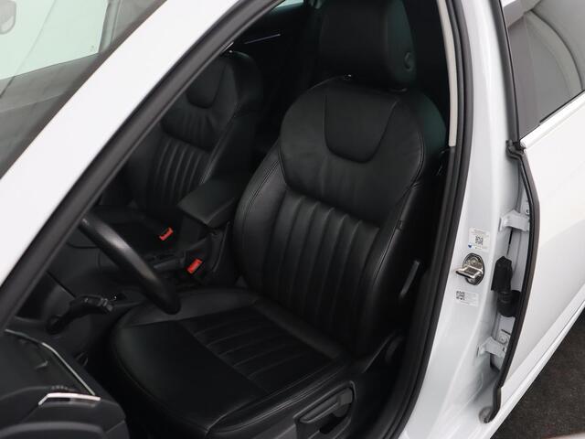 Skoda OCTAVIA 1.0 TSI Business Edition Plus | Leder | Stoelverwarming | Virtual Cockpit | Trekhaak | Full LED | Keyless | Canton Sound | Carplay | Navigatie