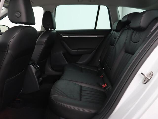 Skoda OCTAVIA 1.0 TSI Business Edition Plus | Leder | Stoelverwarming | Virtual Cockpit | Trekhaak | Full LED | Keyless | Canton Sound | Carplay | Navigatie