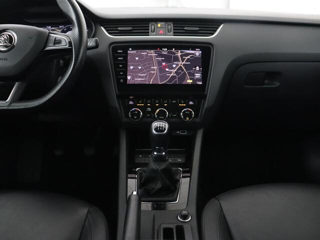 Skoda OCTAVIA 1.0 TSI Business Edition Plus | Leder | Stoelverwarming | Virtual Cockpit | Trekhaak | Full LED | Keyless | Canton Sound | Carplay | Navigatie