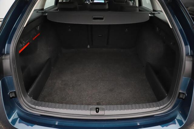 Skoda OCTAVIA Combi 1.0 e-TSI Ambition Automaat Virtual Cockpit Navigatie Carplay Android LMV LED Clima Cruise Lane Assist