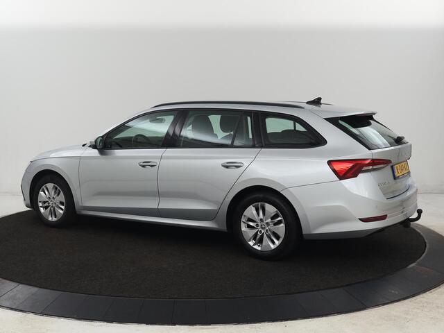 Skoda OCTAVIA 1.0 e-TSI Ambition | Stoelverwarming | Trekhaak | Carplay | Navigatie | Full LED | Parkeerhulp | Cruise control | Climate control | Bluetooth