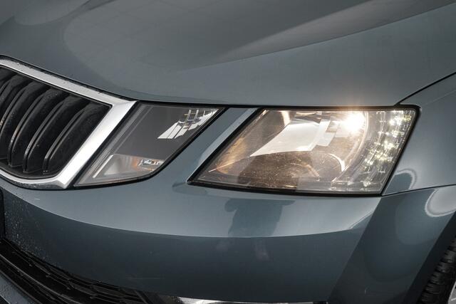 Skoda OCTAVIA Combi 1.0 TSI Greentech Ambition Business