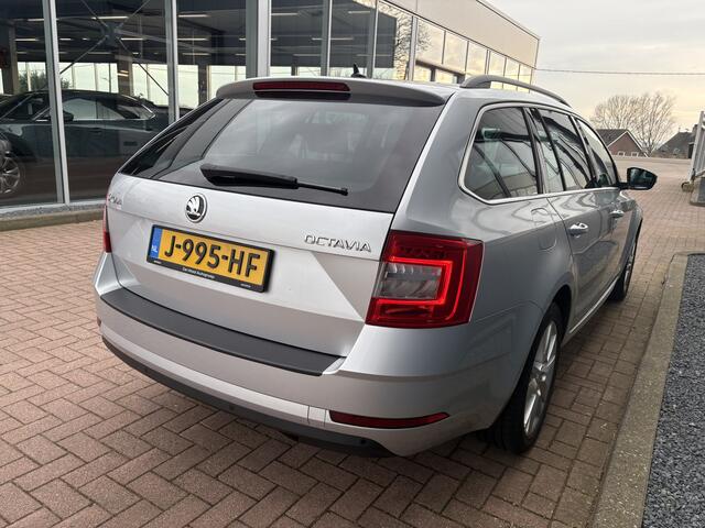 Skoda OCTAVIA Combi 1.0 TSi 115pk Business Edition LEDER/NAVI/CARPLAY/CRUISE/PDC/WINTERPACK