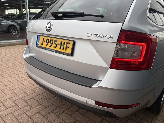 Skoda OCTAVIA Combi 1.0 TSi 115pk Business Edition LEDER/NAVI/CARPLAY/CRUISE/PDC/WINTERPACK