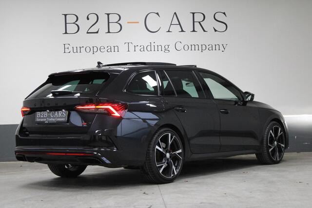 Skoda OCTAVIA Combi 2.0 TSI iV RS Panoramadak - Trekhaak - LED