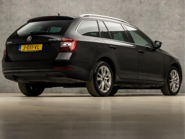 Skoda OCTAVIA Combi 1.0 TSI Sportline (DIGITAL COCKPIT, APPLE CARPLAY, GROOT NAVI, STOELVERWARMING, CAMERA, SPORTSTOELEN, GETINT GLAS, CRUISE, LED KOPLAMPEN, NIEUWSTAAT)