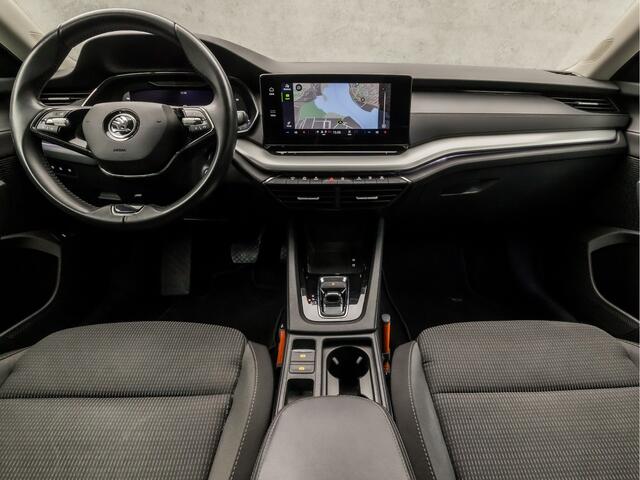 Skoda OCTAVIA Combi 1.0 TSI Sportline Automaat (VIRTUAL COCKPIT, APPLE CARPLAY, GROOT NAVI, SFEERVERLICHTING, STOELVERWARMING, CAMERA, KEYLESS, GETINT GLAS, TREKHAAK, NIEUWSTAAT)