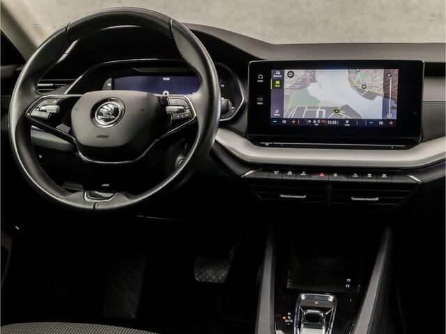 Skoda OCTAVIA Combi 1.0 TSI Sportline Automaat (VIRTUAL COCKPIT, APPLE CARPLAY, GROOT NAVI, SFEERVERLICHTING, STOELVERWARMING, CAMERA, KEYLESS, GETINT GLAS, TREKHAAK, NIEUWSTAAT)