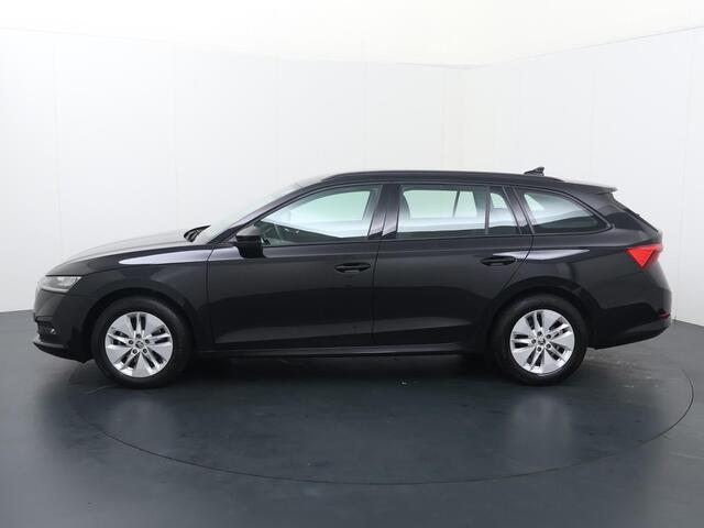 Skoda OCTAVIA Combi 1.0 TSI Ambition | 110 PK | Trekhaak wegklapbaar | Navigatiesysteem | Cruise control |