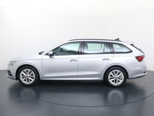 Skoda OCTAVIA Combi 1.0 e-TSI Business Edition | 110 PK | Automaat | Multifunctioneel stuurwiel | Cruisecontrol | Parkeersensoren |