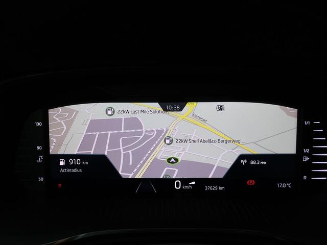 Skoda OCTAVIA Combi 1.0 e-TSI Business Edition | 110 PK | Automaat | Multifunctioneel stuurwiel | Cruisecontrol | Parkeersensoren |