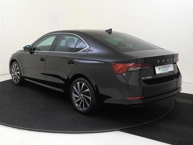 Skoda OCTAVIA 1.4 TSI iV PHEV Business Edition Plus | Parkeersensoren | Head-up display | Stoel- en stuurwielverwarming | Cruise control | Keyless | Dodehoek detectie |