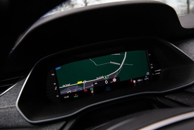 Skoda OCTAVIA Combi 1.5 TSI MHEV Sportline Business , Panoramadak, Carplay, Stoel/stuurverwarming,