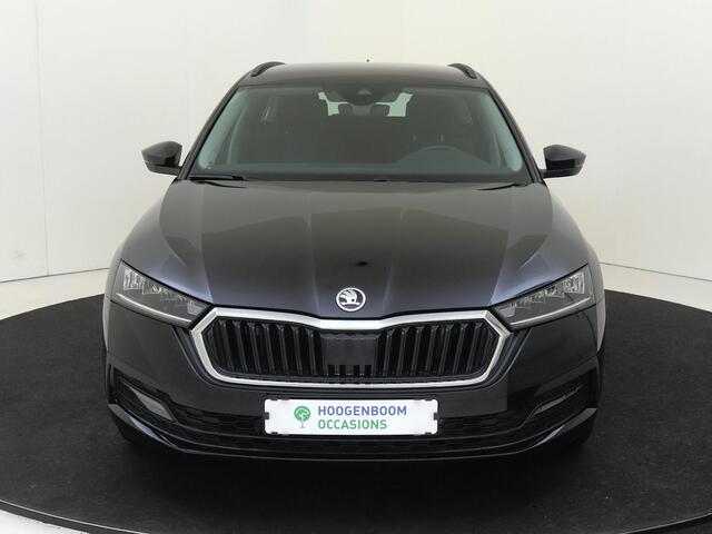Skoda OCTAVIA Combi 1.4 TSI iV PHEV Business Edition | SoH 100% | Parkeersensoren achter | CarPlay | Cruise control | Airco | Digital cockpit |